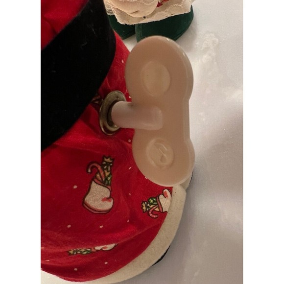 Vintage Santa and Mrs. Clause Animated 10” Wind Up No Batteries Made In Taiwan - Picture 5 of 16